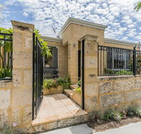 Ocean Keys Cottage - Free WiFi - Accommodation Mooloolaba