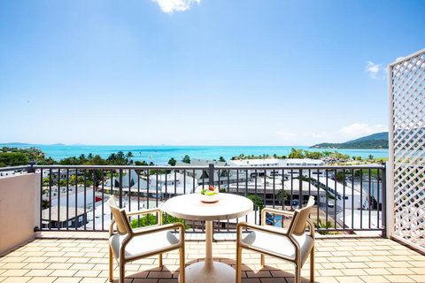OCEAN VIEWS 10 - Accommodation Mooloolaba 1