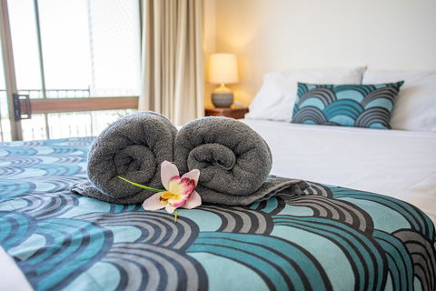 OCEAN VIEWS 10A - Accommodation Mooloolaba 2