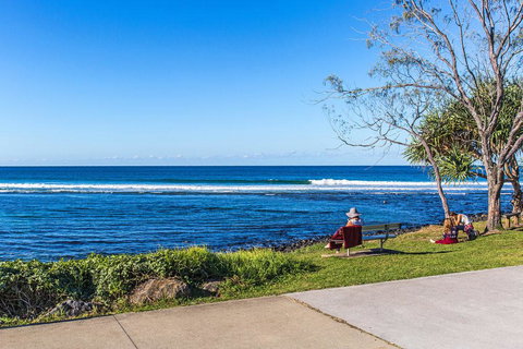 OCEAN WAVES - WiFi - Accommodation Mooloolaba 2
