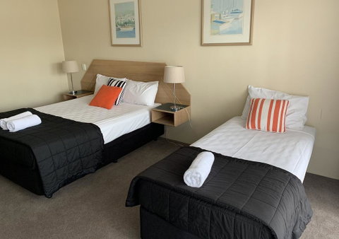 Outrigger Burleigh - Accommodation Mooloolaba 2