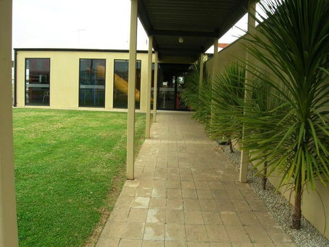 Overlander Hotel Motel - Accommodation Mooloolaba 2