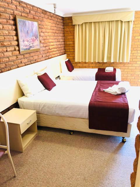 OVERLANDER MOTOR LODGE - Accommodation Mooloolaba 3