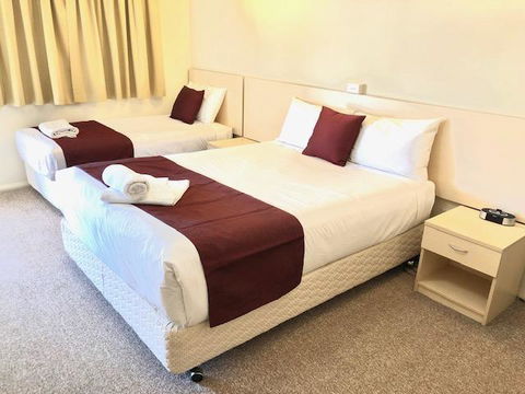 OVERLANDER MOTOR LODGE - Accommodation Mooloolaba 1