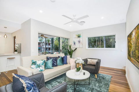 Park Avenue Townhouse Retreat Brisbane Sleeps 10 - Accommodation Mooloolaba 3
