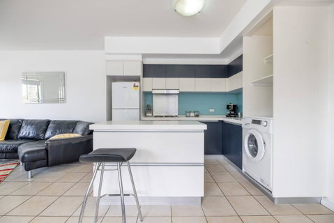 Peaceful 1 Bedroom Apartment With Parking - Accommodation Mooloolaba 2