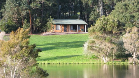 Pemberton Lake View Chalets - Accommodation Mooloolaba 1