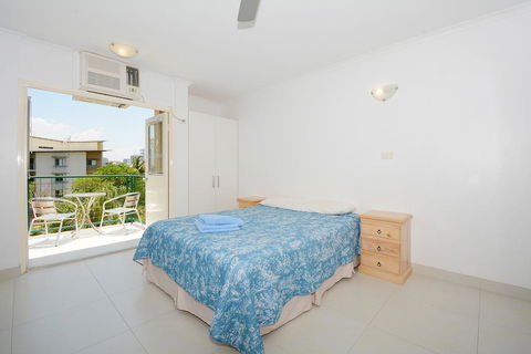 Peninsular Apartments - Accommodation Mooloolaba 2
