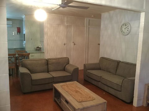 Pet Friendly Home Walking Distance To Surf Beach - North St, Woorim - Accommodation Mooloolaba 2