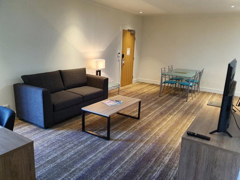 Porter's Plainland Hotel - Accommodation Mooloolaba 2