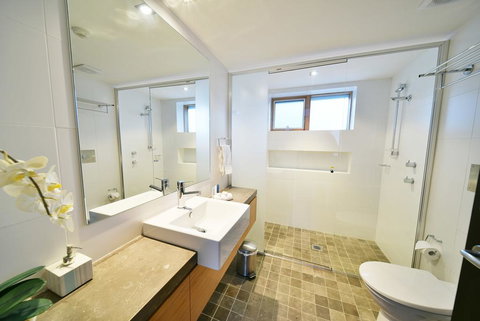 Powder 2 - Accommodation Mooloolaba 1