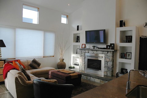 Powder 2B - Accommodation Mooloolaba 2