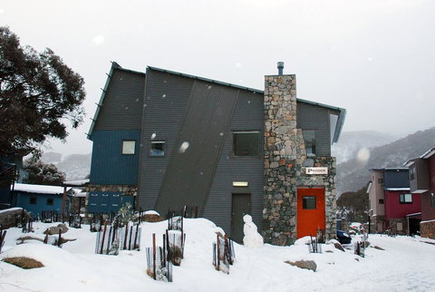 Powder 2B - Accommodation Mooloolaba 0