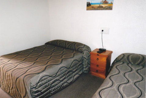 PRECINCT HOTEL GLADSTONE - Accommodation Mooloolaba 2