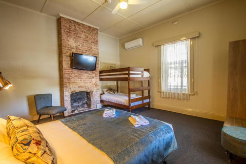Pretoria Hotel - Accommodation Mooloolaba 2