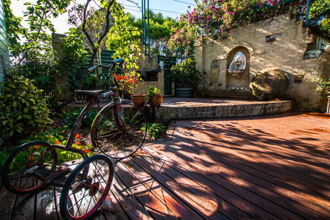 Queen Bee Cottage, Milton - Accommodation Mooloolaba 2