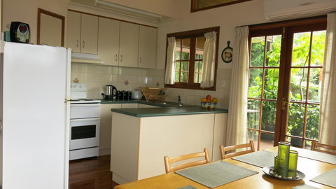 Ravensbourne Escape - Cedar Lodge - Accommodation Mooloolaba 1