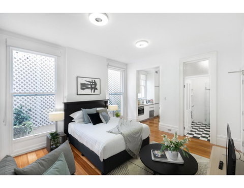 Renovated Studio In Bohemian Area Close To City - Accommodation Mooloolaba 0