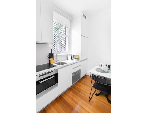 Renovated Studio In Bohemian Area Close To City - Accommodation Mooloolaba 3