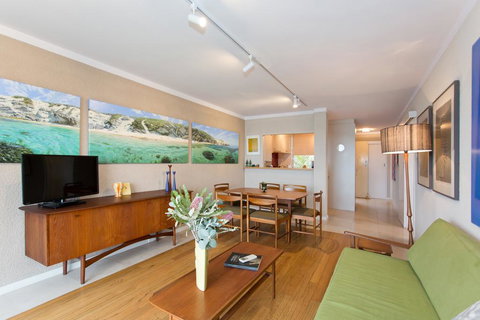 Riverside Arthouse - Accommodation Mooloolaba 0