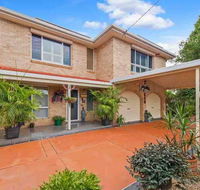 Riverside Haven - boating fishing beach cafes in walking range - Accommodation Mooloolaba