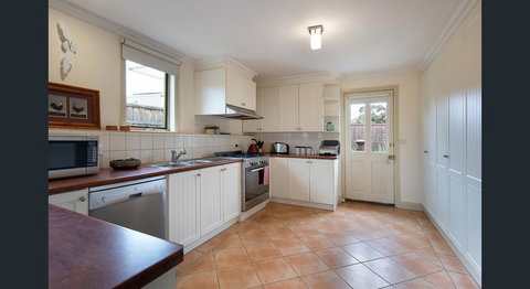 Roalies Farm House - Accommodation Mooloolaba 3