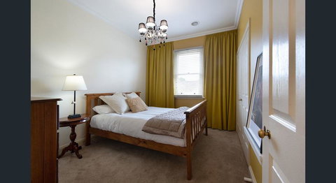 Roalies Farm House - Accommodation Mooloolaba 1