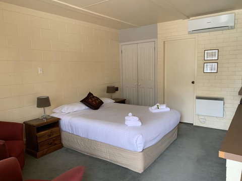 Robertson Country Motel - Accommodation Mooloolaba 1