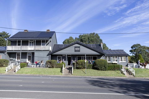 Robertson Public House And Kitchen - Accommodation Mooloolaba 0