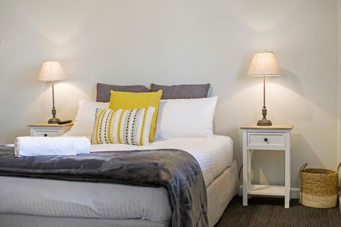 Robertson Public House And Kitchen - Accommodation Mooloolaba 1