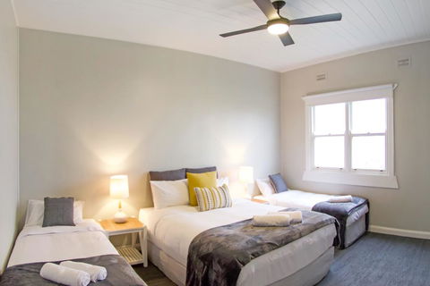 Robertson Public House And Kitchen - Accommodation Mooloolaba 2