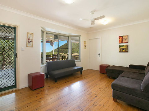 Rosa House In Broke, 4br House In Walking Distance To Cellar Doors - Accommodation Mooloolaba 3