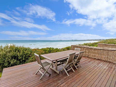 RUBY'S BEACHFRONT - Accommodation Mooloolaba 0
