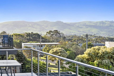 SEA SPECTACULAR - Seconds From The Beach! - Accommodation Mooloolaba 1