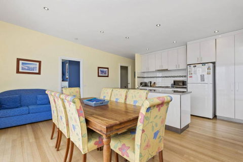 SEA SPECTACULAR - Seconds From The Beach! - Accommodation Mooloolaba 3