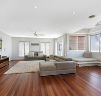 Sea Splash 75 Lorikeet Drive - Accommodation Mooloolaba