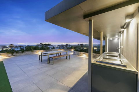SEA TEMPLE - MORNINGTON - Accommodation Mooloolaba 1