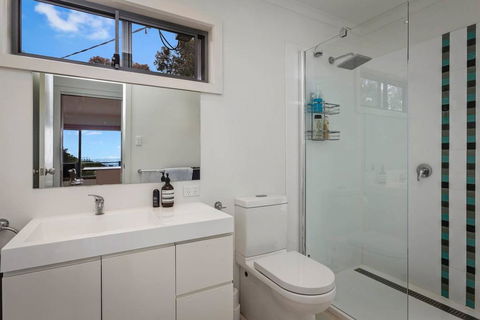 SEA URCHIN - Beautiful Skenes Creek Home - Accommodation Mooloolaba 2