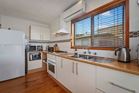 SEA URCHIN - Beautiful Skenes Creek Home - Accommodation Mooloolaba 3