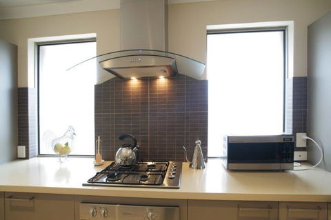 Seal 4 Bedroom House By Shoalwater Executive Homes - Accommodation Mooloolaba 3