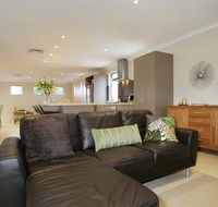 Seal 4 Bedroom House by Shoalwater Executive Homes - Accommodation Mooloolaba