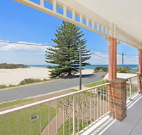 SEASCAPE - An Enticing Lakeside Escape - Accommodation Mooloolaba