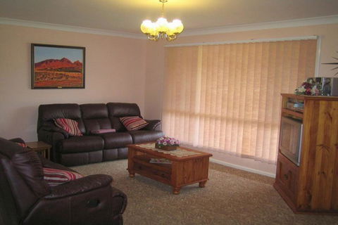 SEASCAPE In NARRAWALLEE - Accommodation Mooloolaba 1