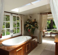 Shakespeare's Wilderness Chalet - Accommodation Mooloolaba