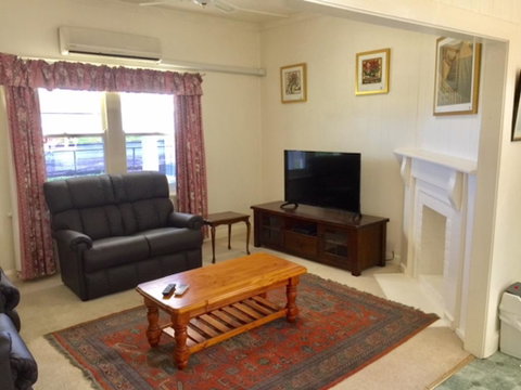 Smith Street Cottage Naracoorte - Accommodation Mooloolaba 2