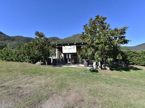 Somerville Wines Farmstay In Broke, Super Cute House On Working Farm. Walk For Miles. - Accommodation Mooloolaba 1