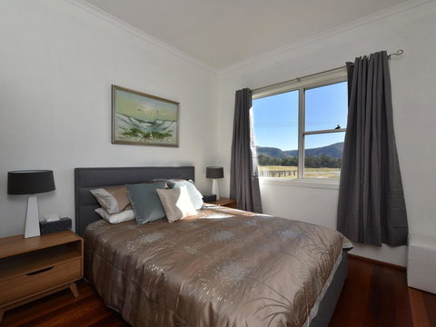 Somerville Wines Farmstay In Broke, Super Cute House On Working Farm. Walk For Miles. - Accommodation Mooloolaba 3