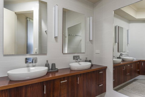 Sophisticated Contemporary Coastal Living With Sweeping Views In Cape Schanck - Accommodation Mooloolaba 3