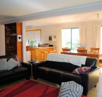 Spacious and central to CBD - Accommodation Mooloolaba