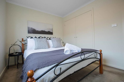 Spacious Lovely 5Beds Home@Point Cook - Accommodation Mooloolaba 2